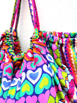 ANANYA, Bolso baggy estampado corazones