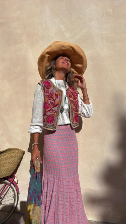 CHAI, Chaleco bordado albero