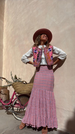 JAIDEE, Chaleco bordado azul