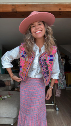 JAIDEE, Chaleco bordado azul