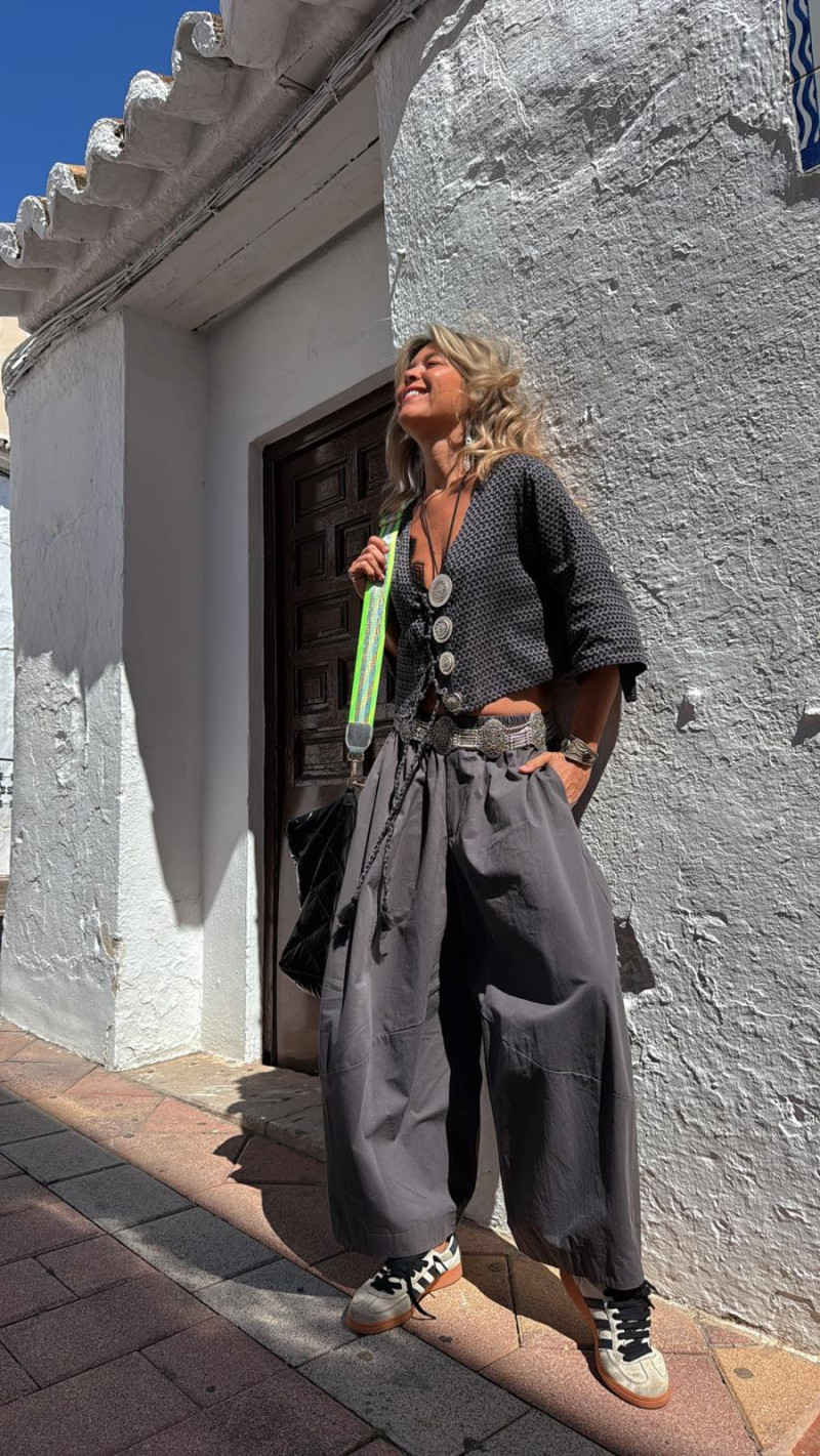 ISHAR, Gris pantalón