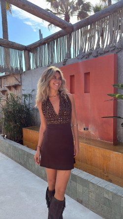 NARCIS vestido corto, marrón/dorado