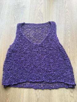 AMINA, Morado Calado Top