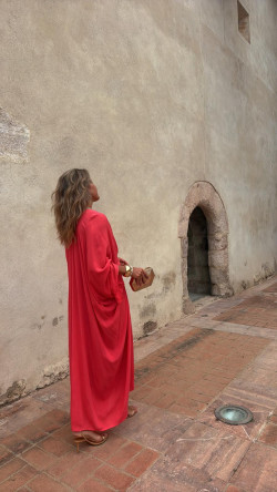 GADIEL caftán, coral/dorado