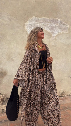 BENAI chaqueta con gorro, leopardo