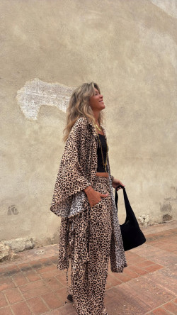 BENAI chaqueta con gorro, leopardo