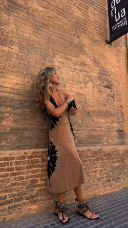 ANNURI,  Camel Vestido Largo Tie