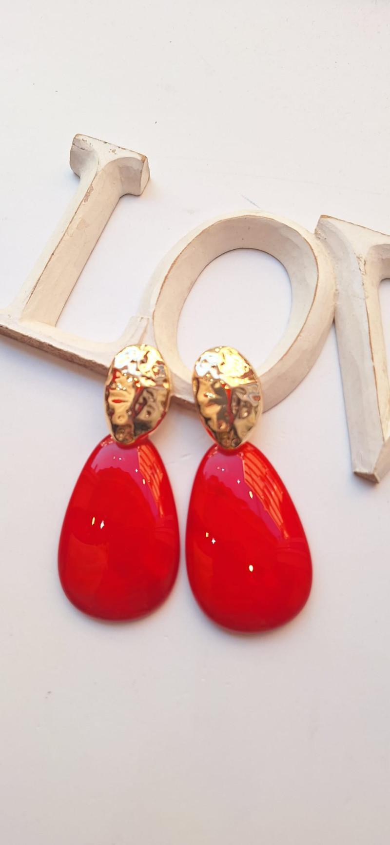 CAMIL, Rojo pendientes