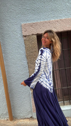 LUPITA, camiseta azul tie dye .