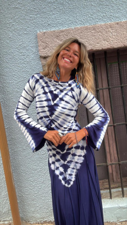 LUPITA, camiseta azul tie dye .