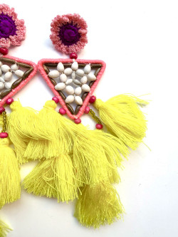 JANURI, Amarillo Pendientes