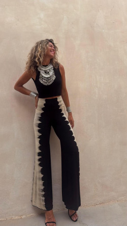 IXORA , pantalón acampanado tie piedra / negro