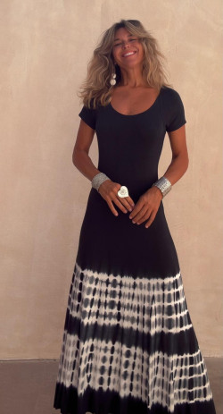 PATRONA vestido largo, negro tie blanco