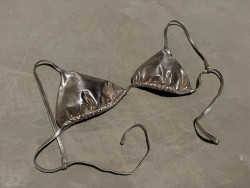 AKAI, Top de Bikini Dorado