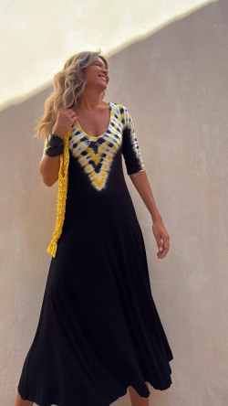 LOLO vestido midi, negro/amarillo tie