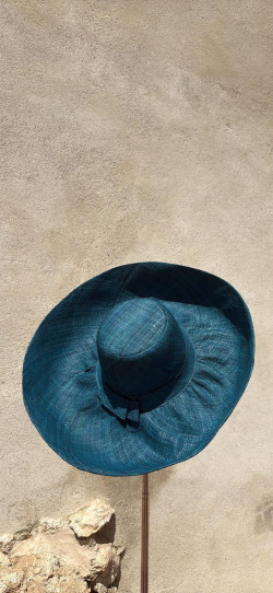 SIENNA,  Océano Sombrero
