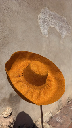 SIENNA,   Mostaza Sombrero