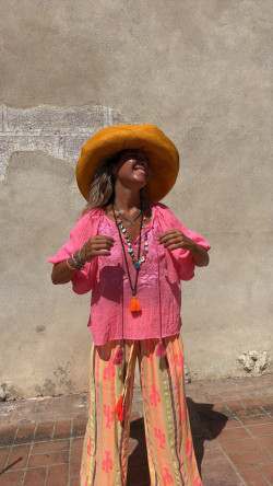 DEVI, Rosa Flúor Blusa