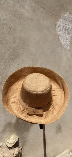 ABRIL, Beige Sombrero