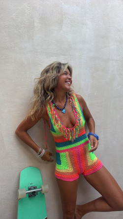 MARIO, Multicolor Crochet Mono