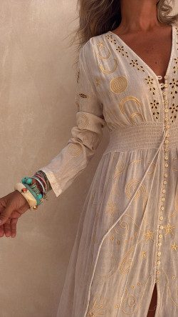 CONSUELO, vestido bordado crudo.