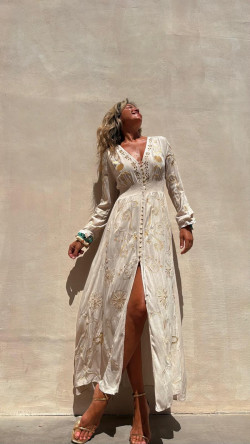 CONSUELO, vestido bordado crudo.
