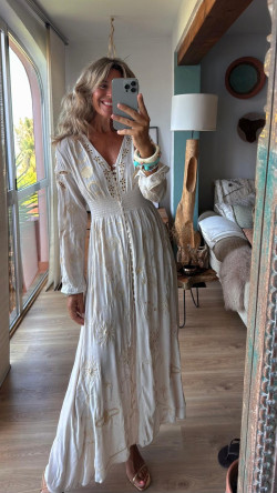 CONSUELO, vestido bordado crudo.