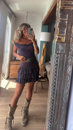 COSME vestido corto volantes, gris