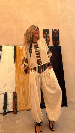 NUDE, pantalon bombacho.