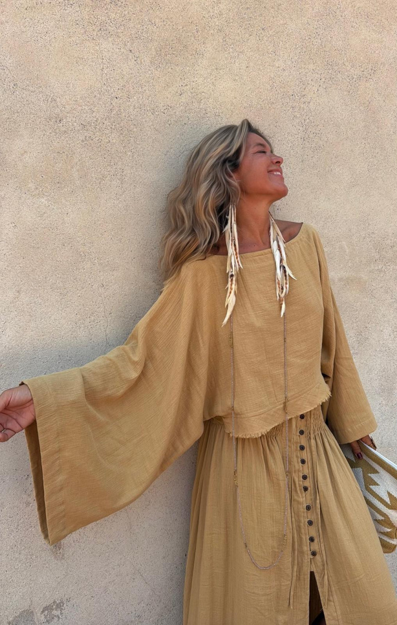 NINA  mostaza, blusa
