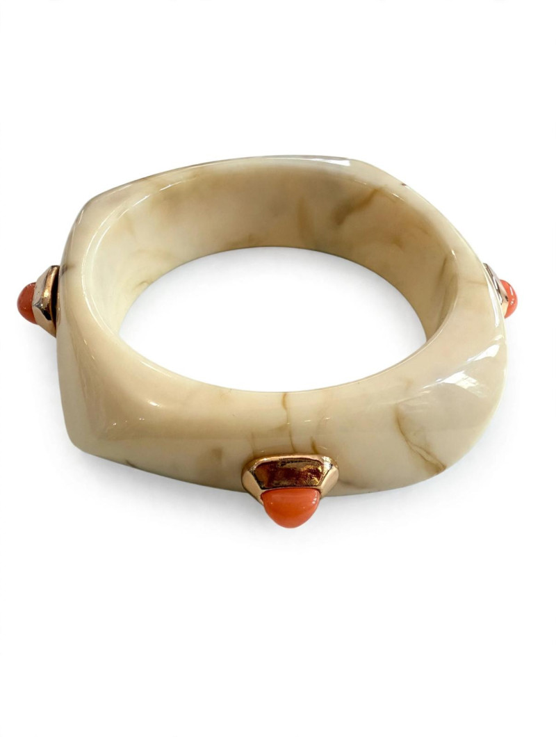 BASTET, Crudo Pulsera