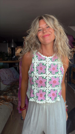 KAMIRA, Rosa Top Crochet