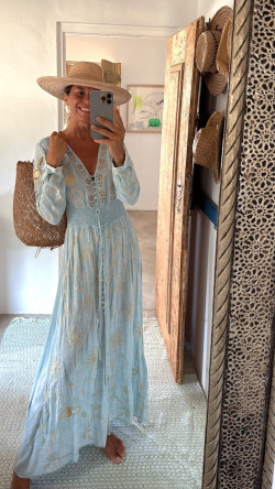CONSUELO, Celeste Vestido Bordado