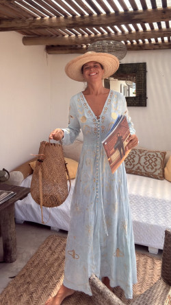 CONSUELO, Celeste Vestido Bordado