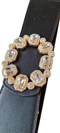 BUBI, cinturón pedrería