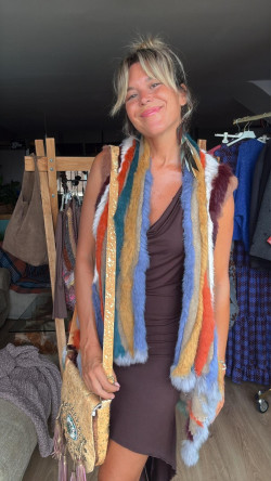 ADAI, chaleco pelo multicolor.