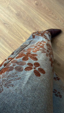 AIDA, pantalón vaquero estampado .