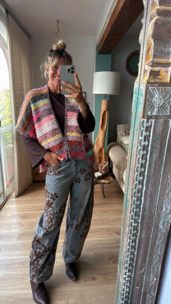 AIDA, pantalón vaquero estampado .