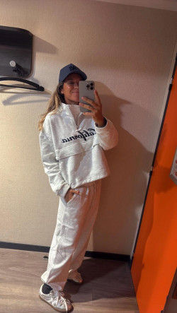MABEL, Gris Sudadera