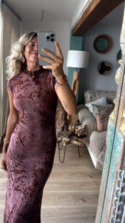 Avalon, vestido elástico con relieve terciopelo. PREVENTA