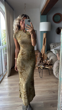 Avalon verde, vestido elástico con relieve terciopelo. PREVENTA