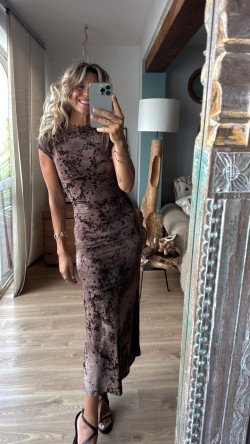 Avalon marrón, vestido elástico con relieve terciopelo. PREVENTA
