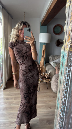 Avalon marrón, vestido elástico con relieve terciopelo. PREVENTA