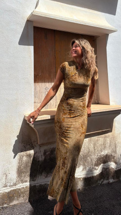 Avalon verde, vestido elástico con relieve terciopelo. PREVENTA
