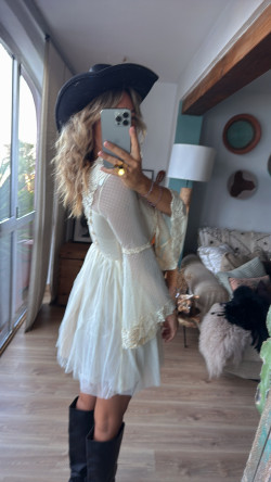 NIES, Crudo Vestido