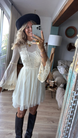 NIES, Crudo Vestido