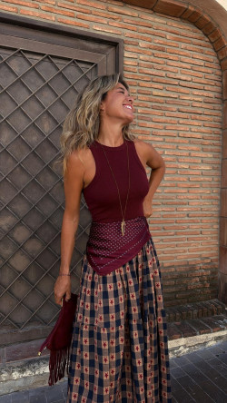 AMANDA burdeos, top