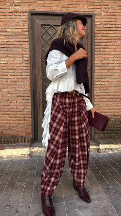 WILI pantalón burdeos
