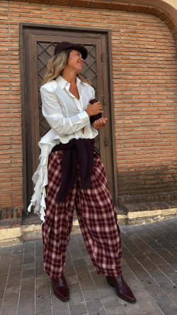 WILI pantalón burdeos