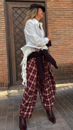 WILI pantalón burdeos